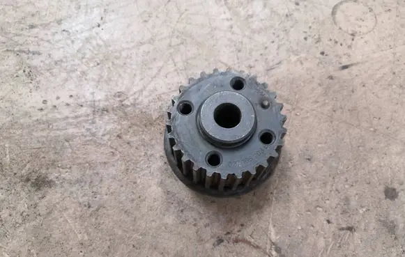 Volkswagen PASSAT B4 Crankshaft gear 027105263D