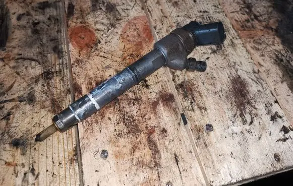 Mercedes-Benz A W169 Fuel injector 0445110167 A6400700787
