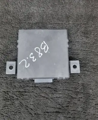Audi A5 8T 8F Gateway control module 8T0907468H