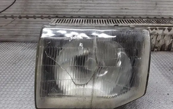 Mitsubishi Pajero Headlight/headlamp