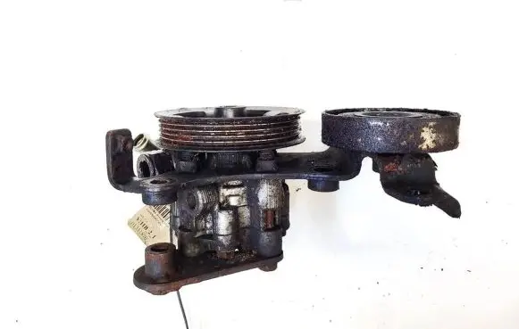 Toyota Avensis T250 Power steering pump