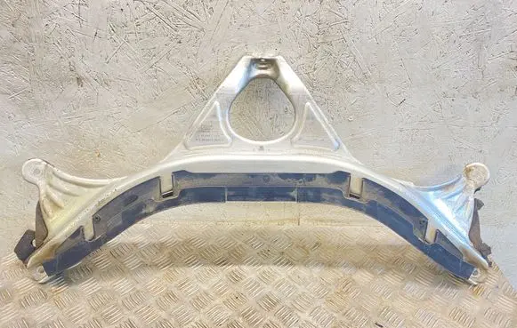 Audi A6 S6 C7 4G Front splash guards bracket 4G0805645