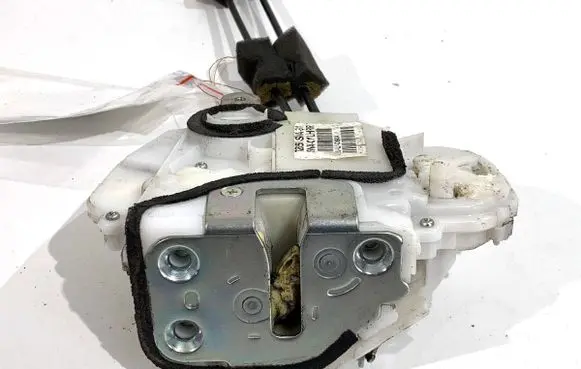 Honda CR-V Rear door lock 72651SWAG1