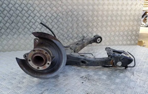 Opel Vivaro Rear wheel hub spindle/knuckle 9807504980