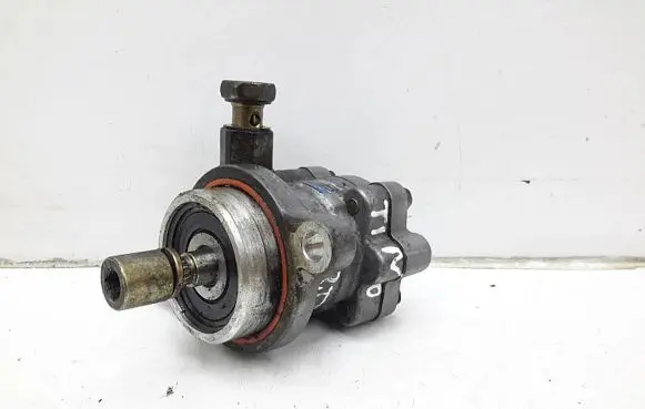 Nissan Almera Tino Power steering pump