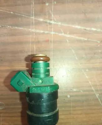 Renault Kangoo I Fuel injector 875368