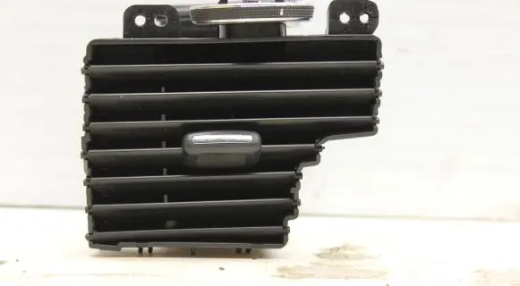 Chrysler Town & Country V Dash center air vent grill