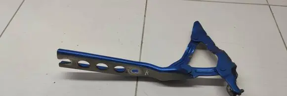 Skoda Octavia Mk2 (1Z) Engine bonnet/hood hinges 1Z0823301