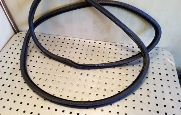 Rear door rubber seal (on body)