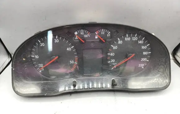 Volkswagen PASSAT B5 Speedometer (instrument cluster) 3B0919881N 110008794