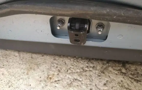 Ford Kuga I Rear door check strap stopper