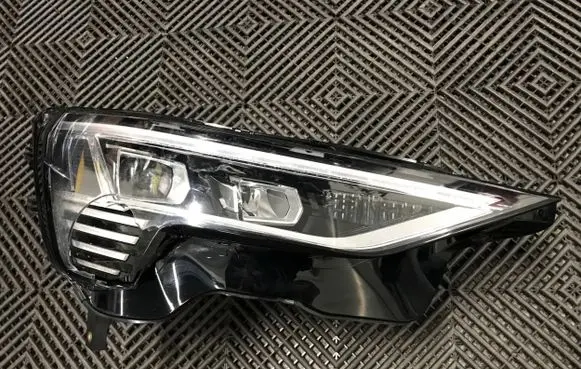 Audi e-tron Headlight/headlamp 4KE941040