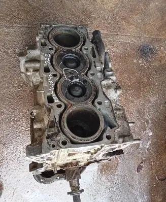 Toyota RAV 4 (XA40) Engine block 2AD