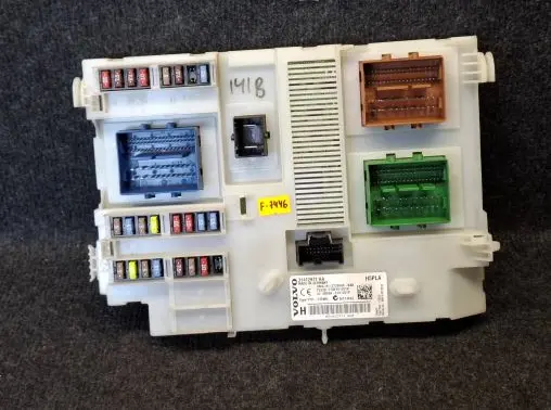 Volvo V70 Fuse box set 31412971AA