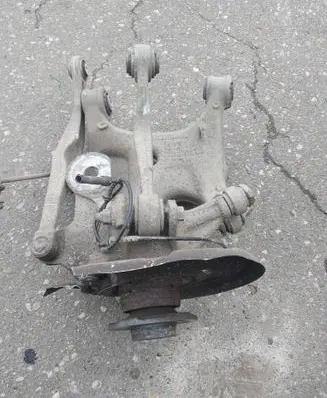 Rear wheel hub