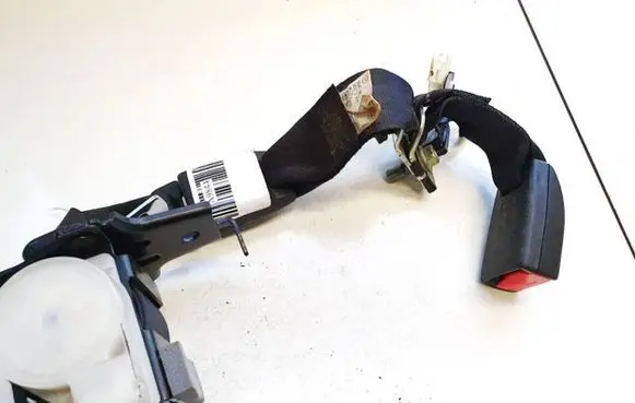 Middle seatbelt (rear)
