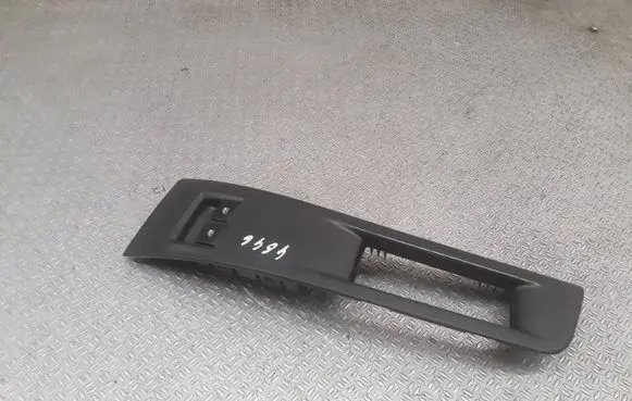 Opel Meriva B Electric window control switch 13305978