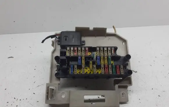 Citroen Xsara Fuse module 9633337980 98164200
