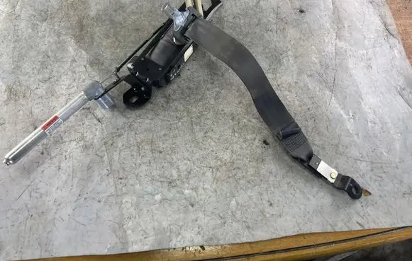 Volvo S80 Front seatbelt