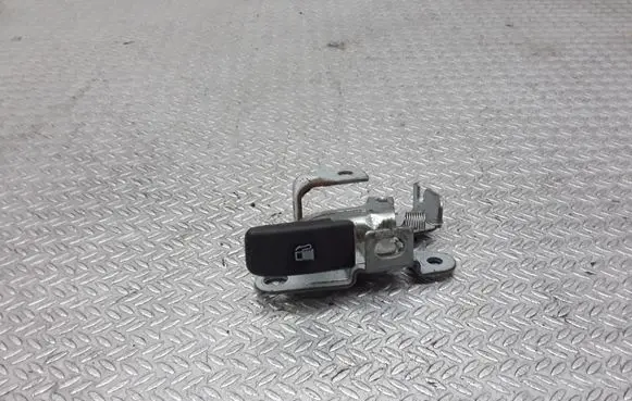 Mazda 5 Fuel tank opening switch 
