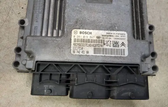 Citroen C3 Engine control unit/module 0281015847 9666729580 9674245180