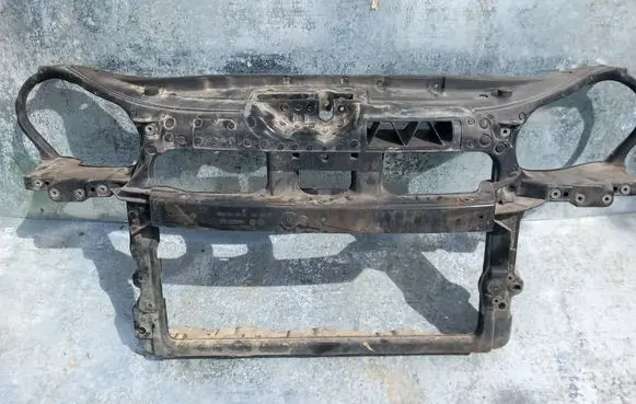 Volkswagen Polo IV 9N3 Radiator support slam panel 6Q0805588B
