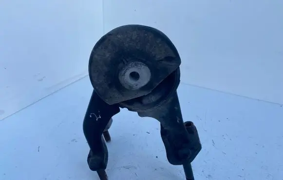 Toyota Avensis T250 Engine mount bracket 123710R040