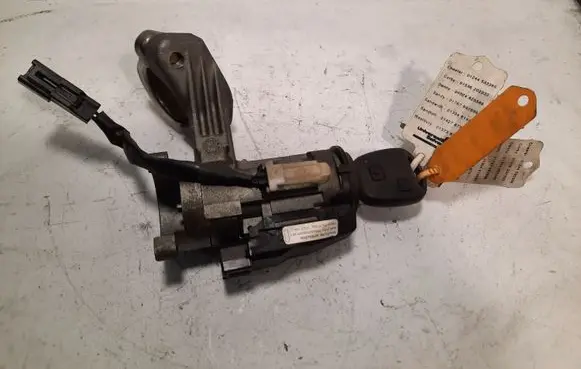 Toyota Corolla E120 E130 Ignition lock 45020024