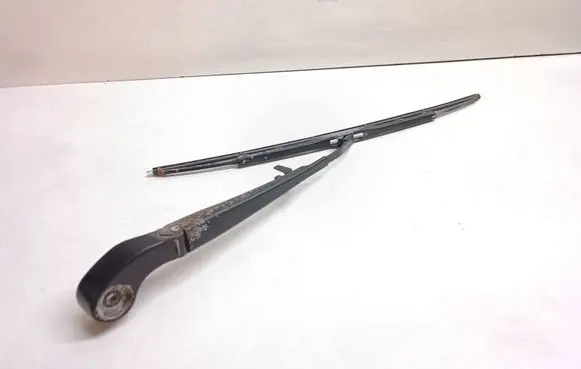 BMW X5 E53 Rear wiper blade arm 