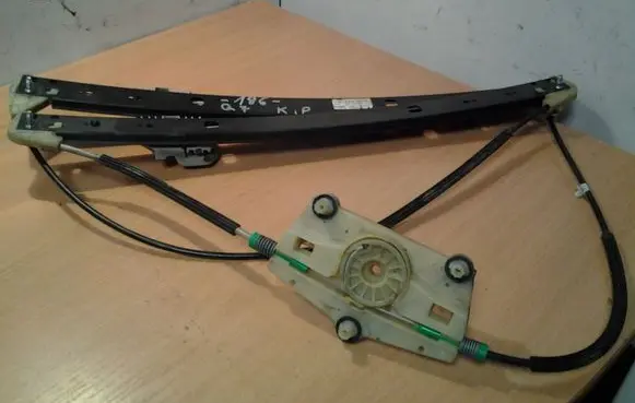 Audi Q7 4L Front window lifting mechanism without motor 4L0837461A