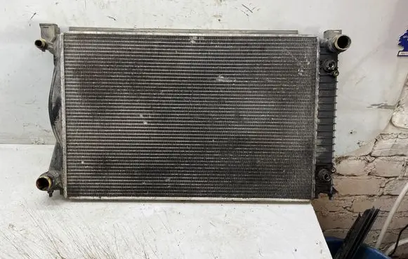 Audi A6 S6 C6 4F Coolant radiator 