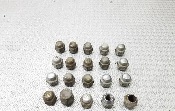 KIA Sorento Nuts/bolts 