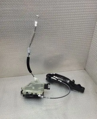 Opel Mokka B Front door lock PSA305588 9688834080