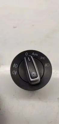 Volkswagen PASSAT B7 Light switch