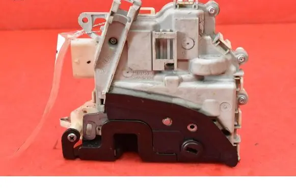 Audi A4 S4 B8 8K Rear door lock 8K0839016C