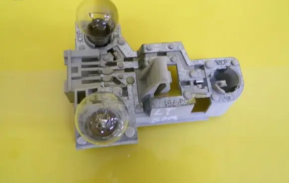 BMW 3 E46 Tail light bulb cover holder 8368761