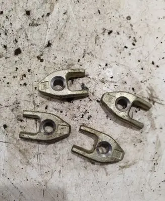 Nissan Qashqai+2 Fuel Injector clamp holder