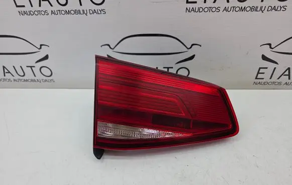 Tailgate rear/tail lights