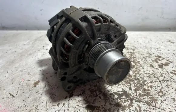 Volkswagen Golf VII Generator/alternator 05E903026B