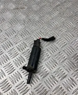 Volkswagen PASSAT B7 Windscreen/windshield washer pump 6R0955681 3308603