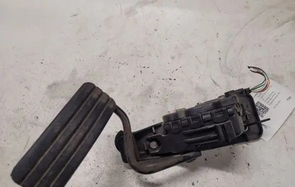 Renault Espace - Grand espace IV Accelerator throttle pedal 8200700390 6PV00811918 8200104482