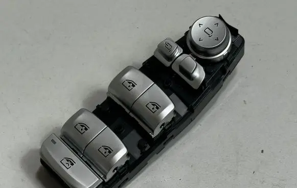 BMW X7 G07 Electric window control switch 6847099