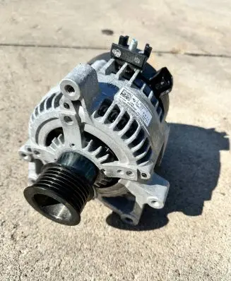 BMW 1 F40 Generator/alternator 1042119871 8680374