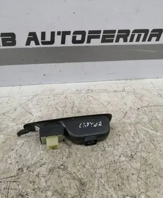 Renault Captur Front door window switch trim 829614619R
