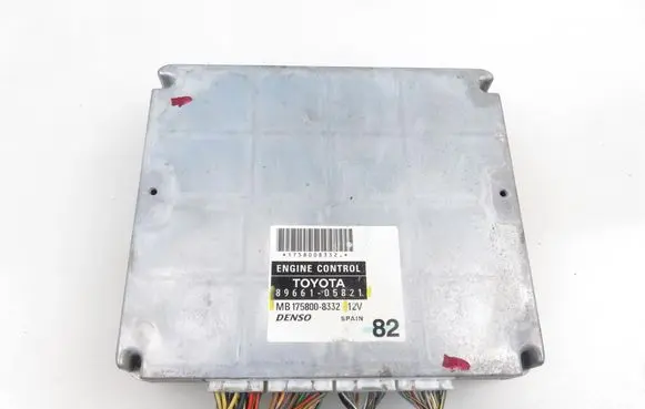 Toyota Avensis T250 Engine control unit/module MB1758008332 8966105821
