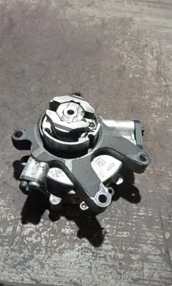 Opel Astra J Vacuum pump 55488984