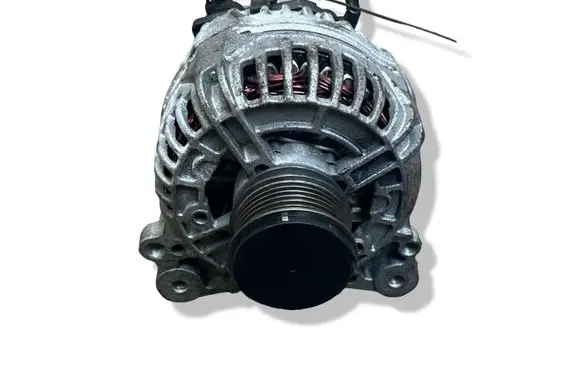Volkswagen Polo V 6R Generator/alternator 03P903023D