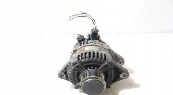 Toyota Corolla Verso E121 Generator/alternator 104210-4101