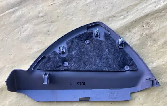 Mercedes-Benz C W204 Dashboard side end trim A2046800378