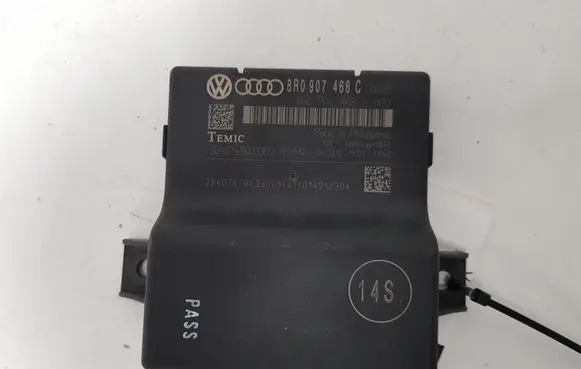 Audi A4 S4 B8 8K Gateway control module 8R0907468C
